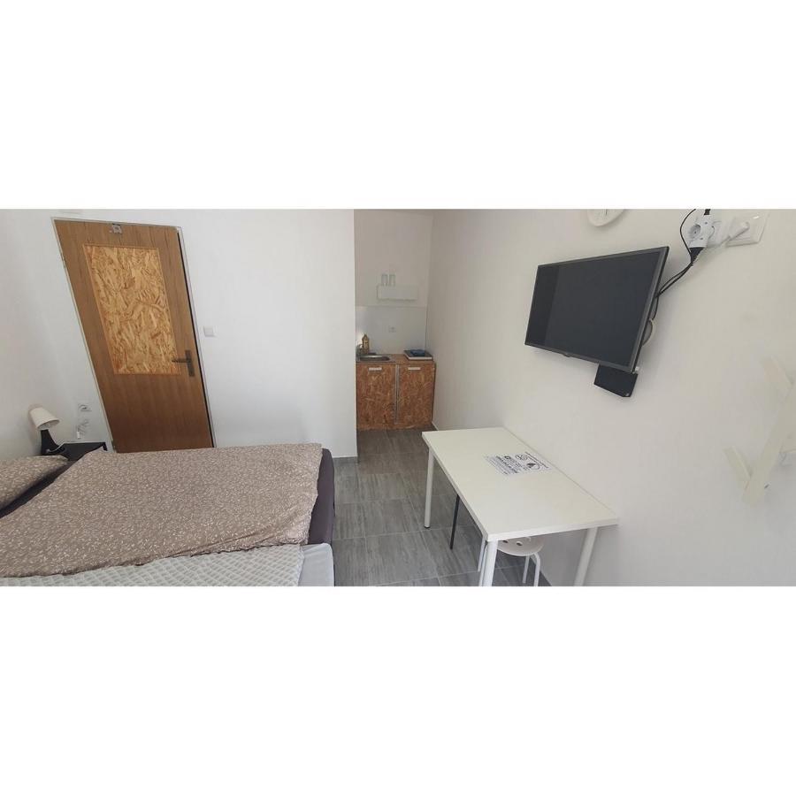 Budget Apartman Lelo Centar 3 Osijek Bagian luar foto